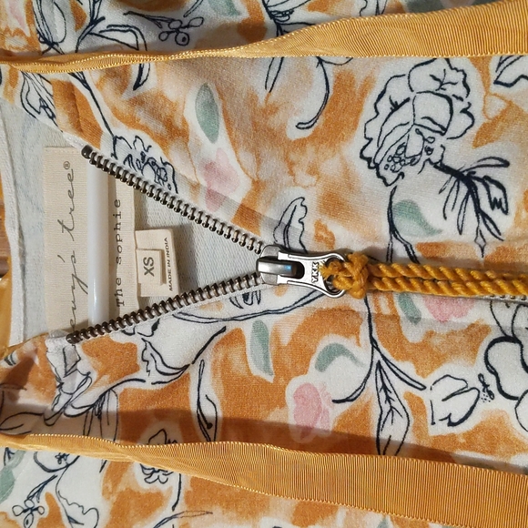 Sophie in Golden Rose Party - Picture 5 of 5